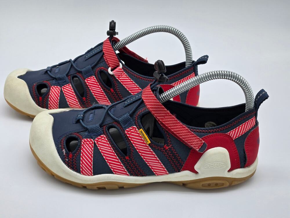 Keen Knotch Creek Women’s Size 6 Closed Toe Hiking Sandals